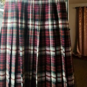 Pleated midi wrap-skirt in Scottish plaid, wool, Size 14